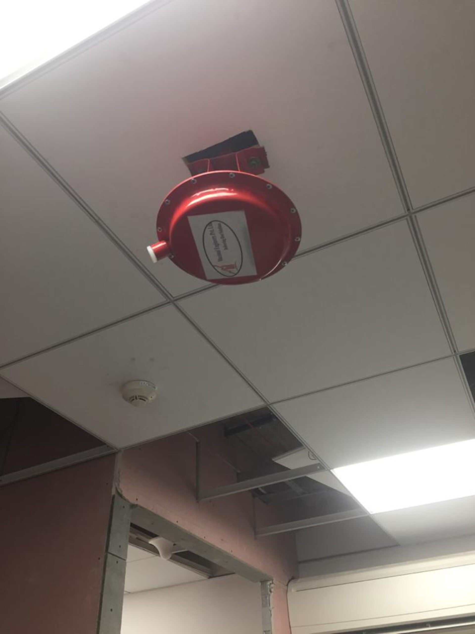 aerosol fire extinguisher